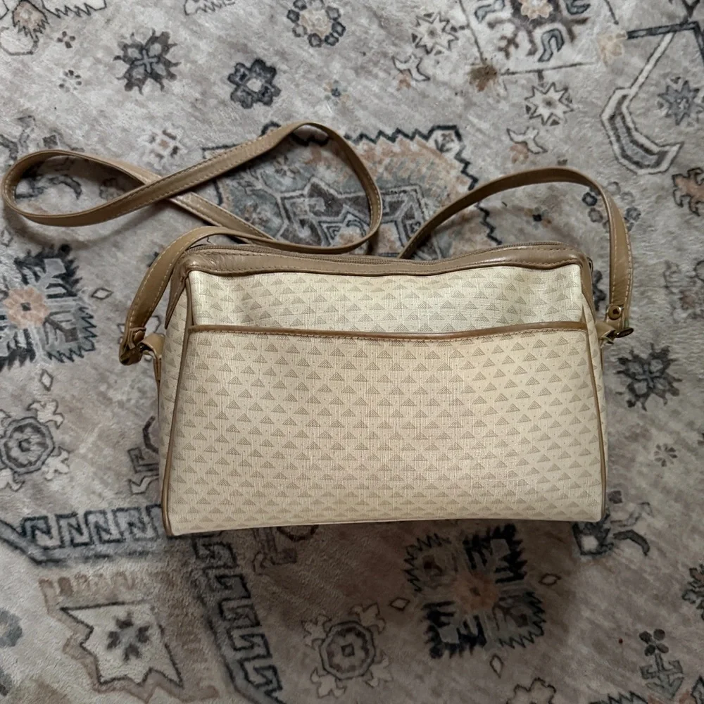 Vintage 1984 Liz Claiborne Crossbody Bag - Tan Triangle Print - Leather Trim